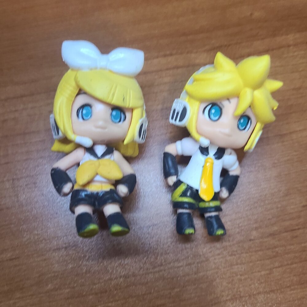 *4 for $30* Vocaloid Minifigure Set
